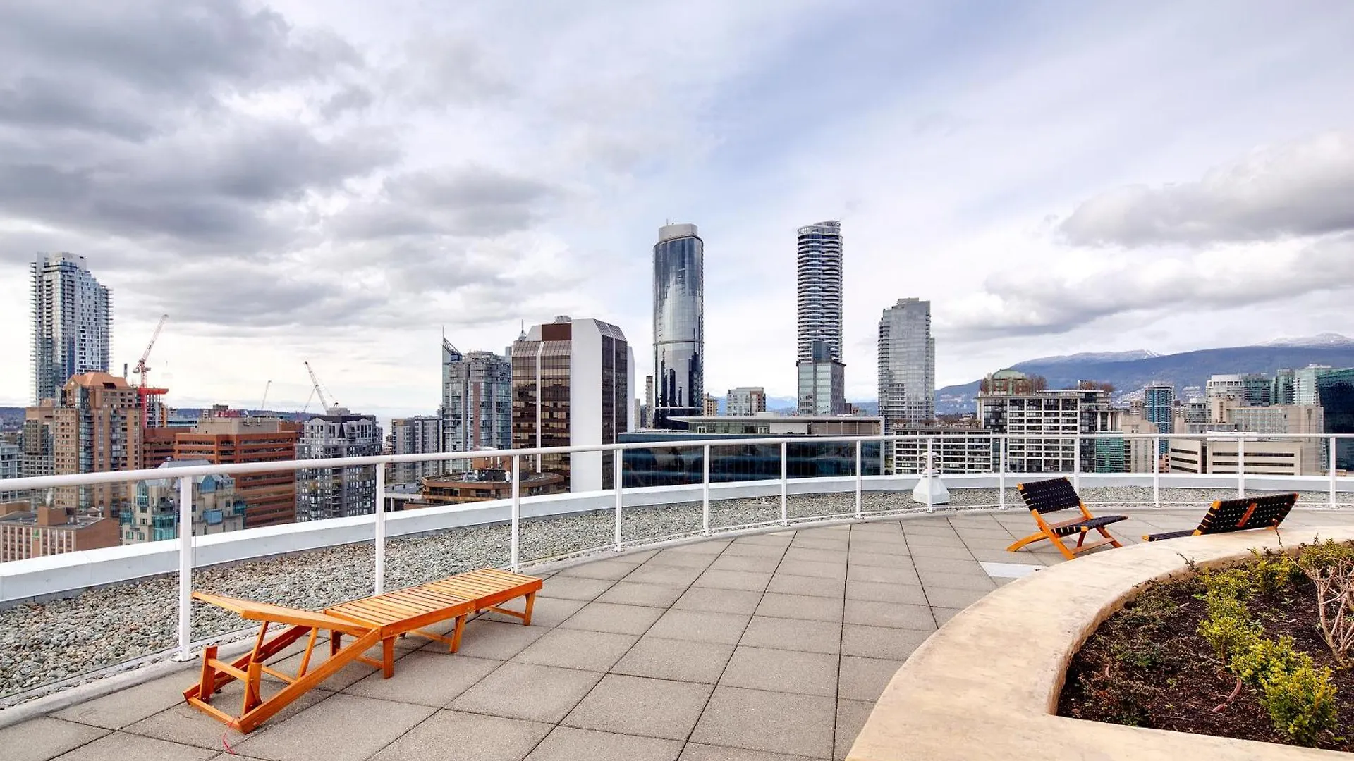 Ferienwohnung Cozy Two-Story Loft In Downtown Vancouver
