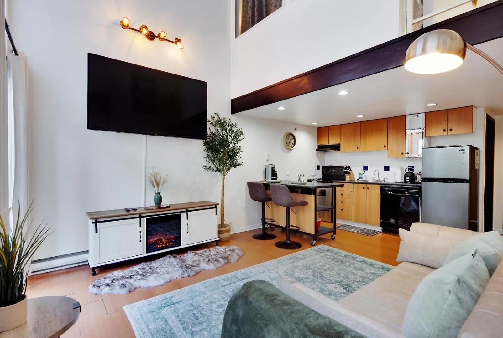 Ferienwohnung Cozy Two-Story Loft In Downtown Vancouver 0*,
