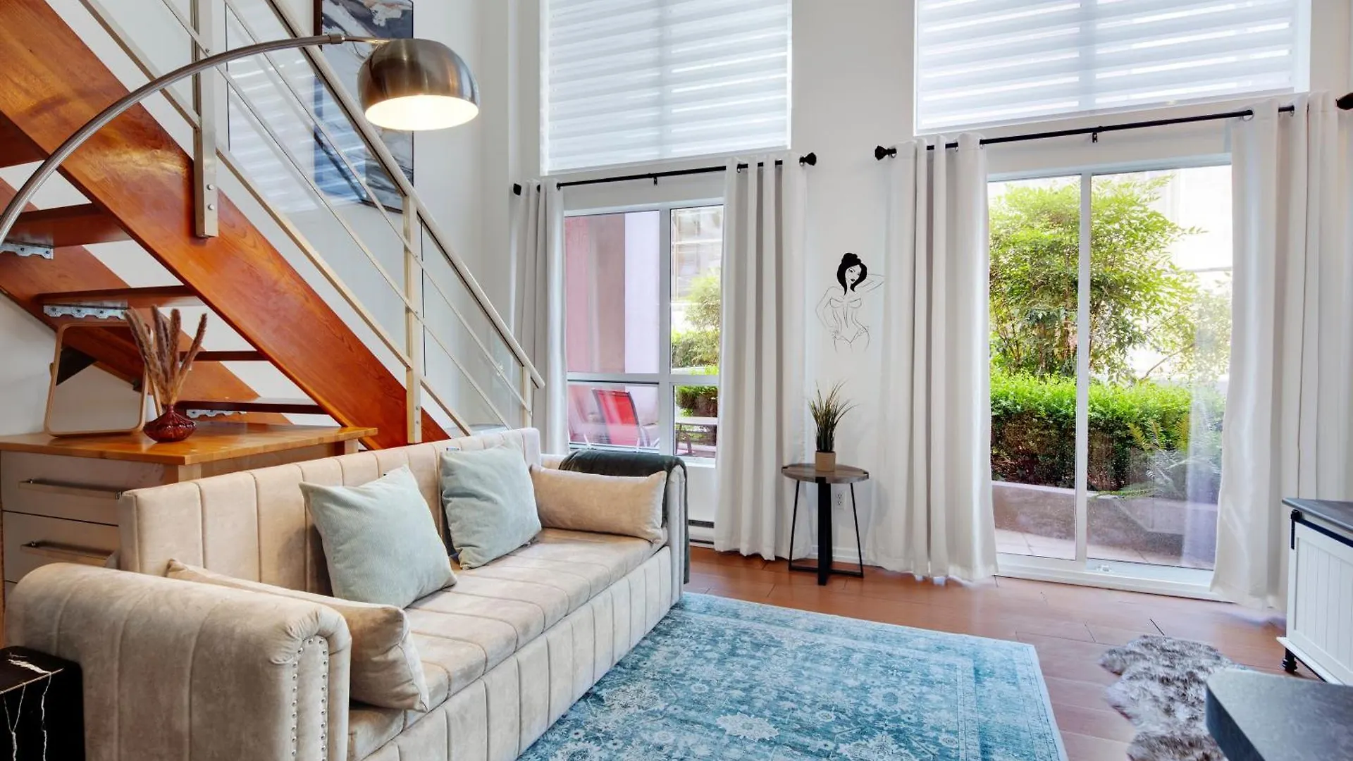 Apartment Ferienwohnung Cozy Two-Story Loft In Downtown Vancouver Kanada